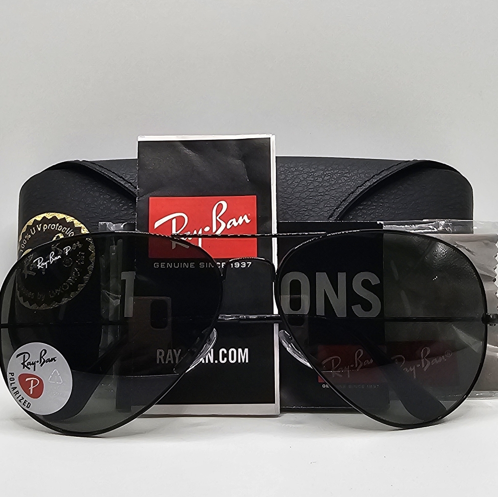 Ray-Ban RB3025 Classic Total Black Collection Polarized Aviator Shape Sunglasses